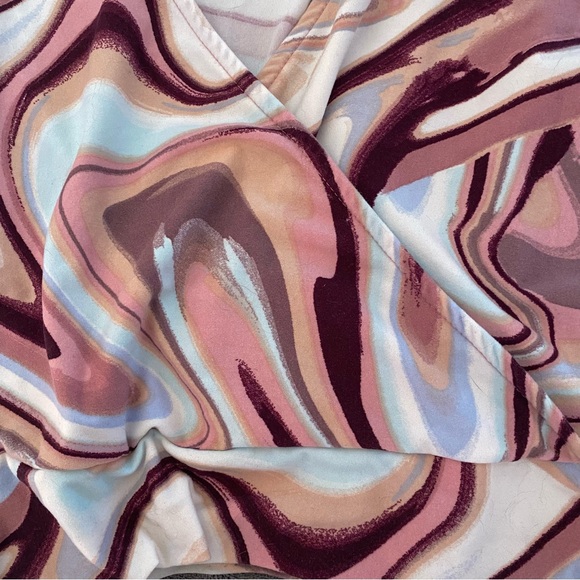 Pink and white swirl crop top size M - Picture 3 of 3